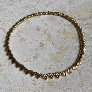 Vintage (late 80s) gold colored necklace